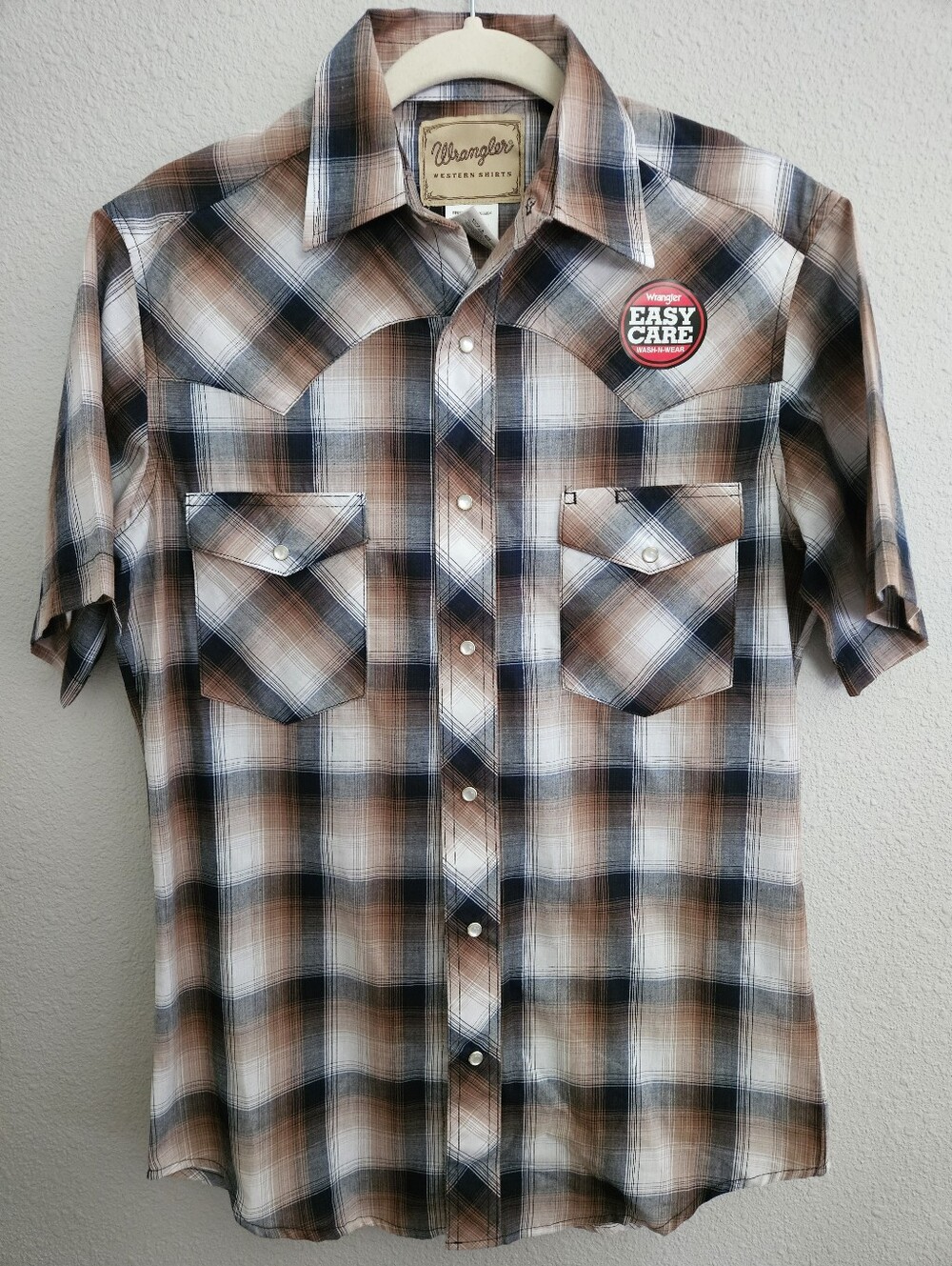 Men's Wrangler Short-Sleeve Plaid Western Shirt, Small, Brown Navy White, NWT
